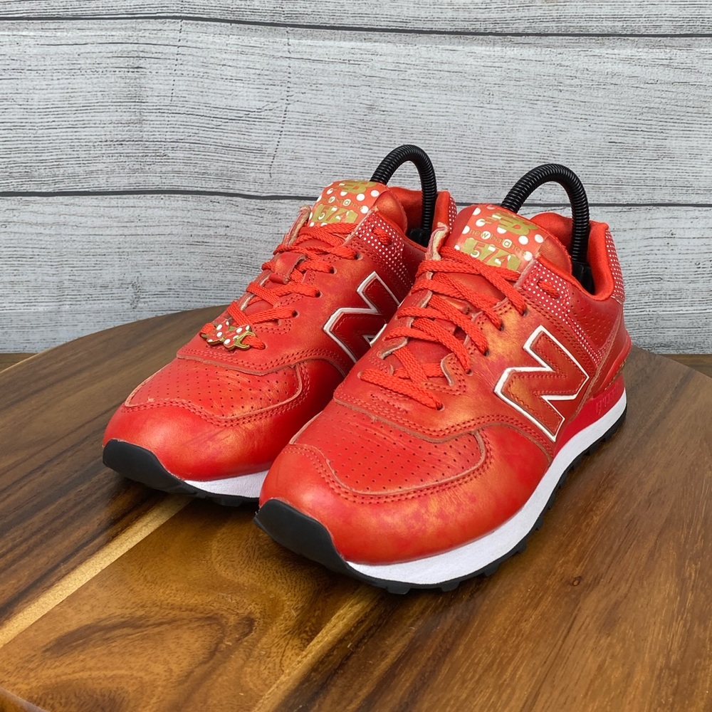 New Balance x Disney 574 Red Minnie Mouse Bow Shoes Women’s Sneaker Size 7 - Picture 2 of 12